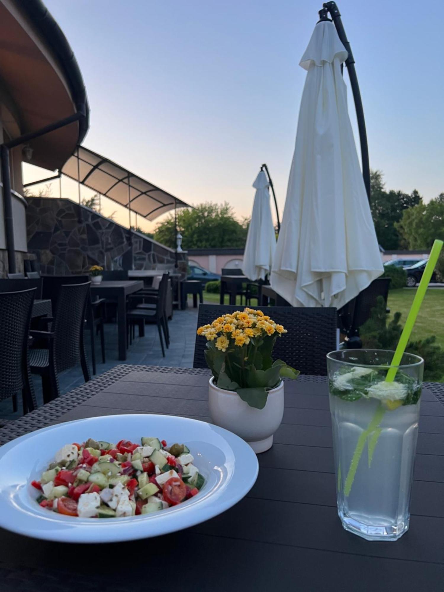 Spa & Wellness Hotel Orchidea Veľký Meder Extérieur photo