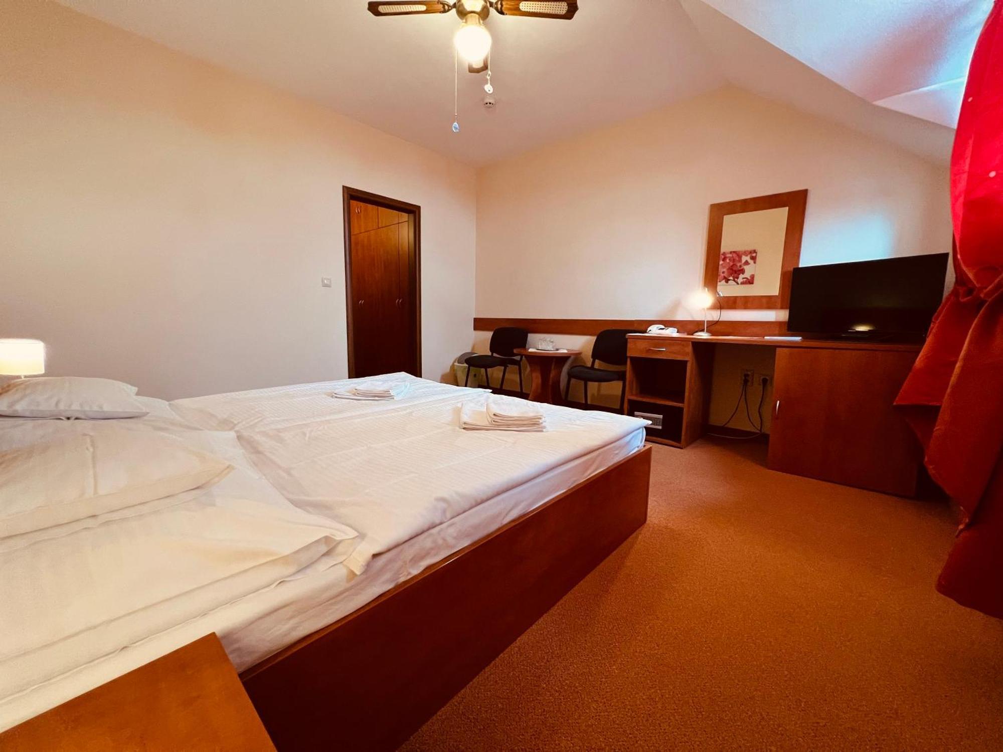 Spa & Wellness Hotel Orchidea Veľký Meder Extérieur photo